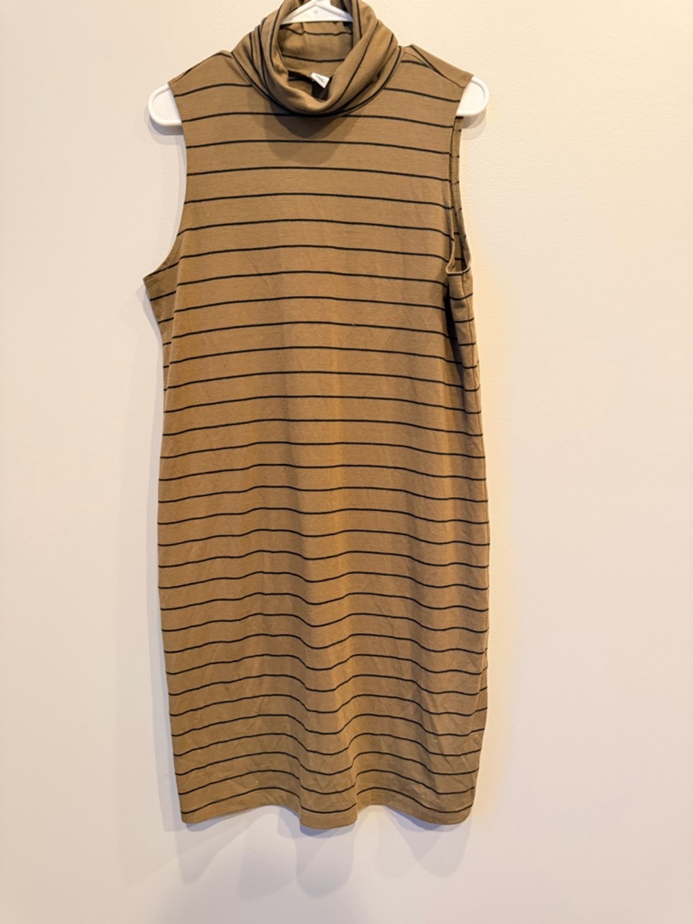 Old Navy Sleeveless Turtleneck straight dress knee length soft strechy fabric